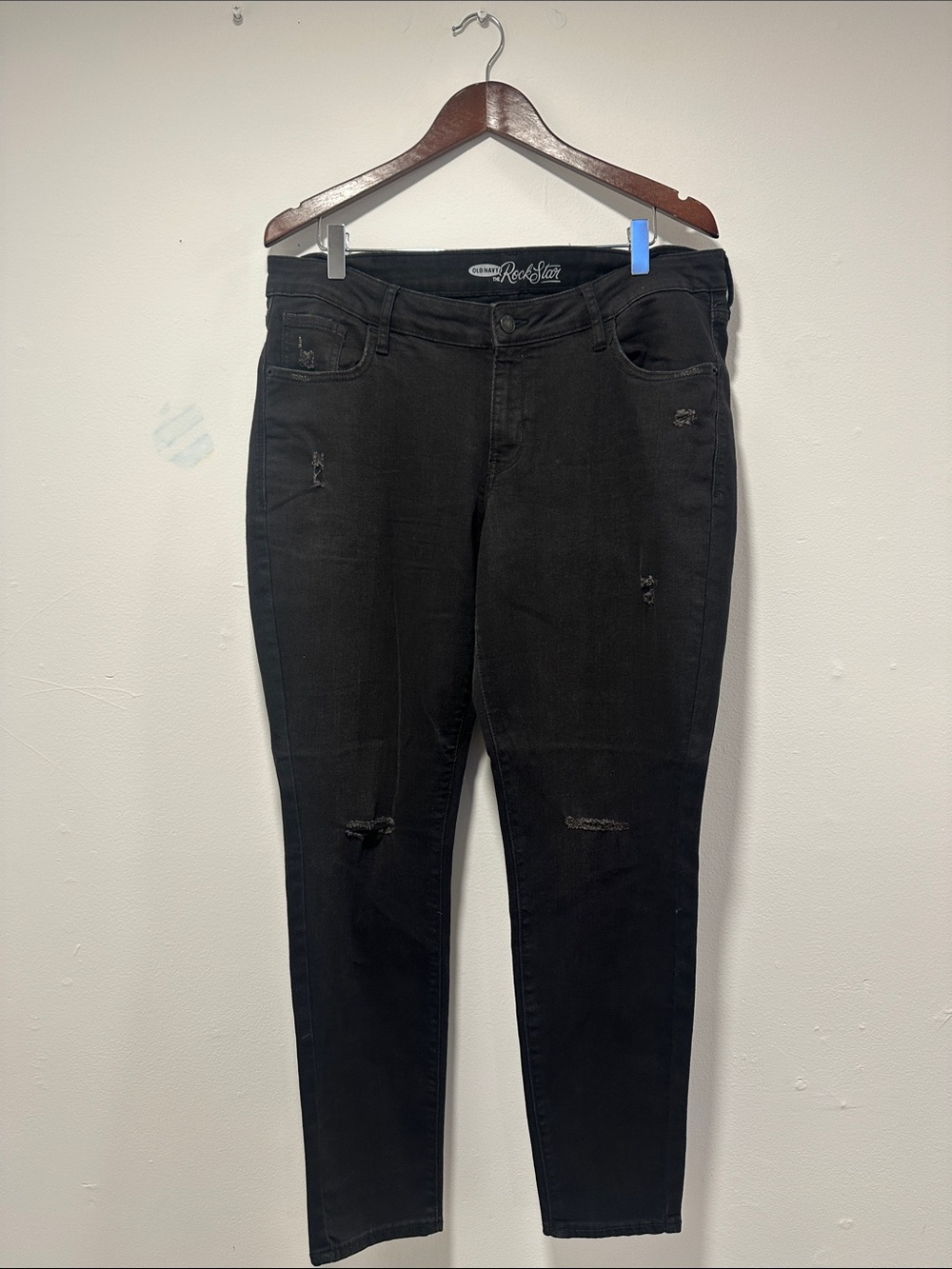 Old Navy Women's Black Skinny Jeans with Subtle Rips 078